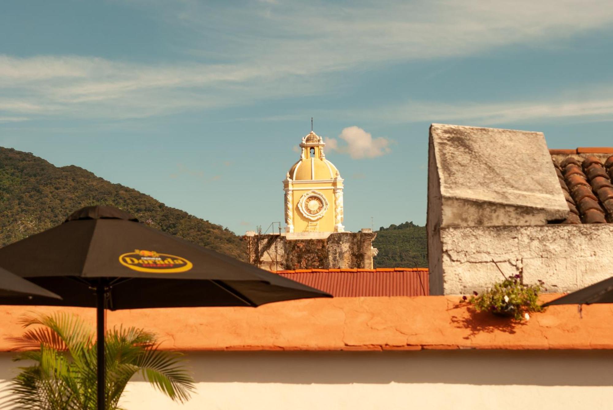 Kamazoztz Hostel And Travel Antigua Esterno foto