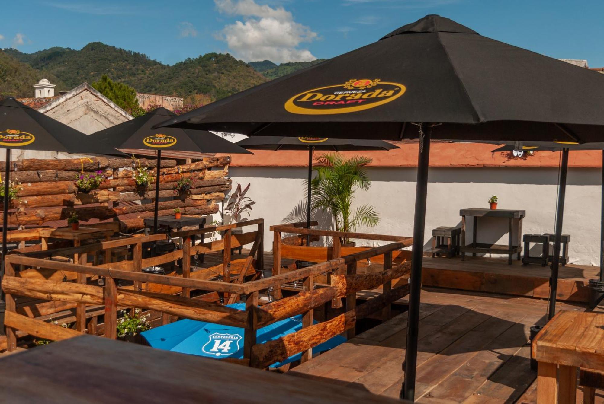 Kamazoztz Hostel And Travel Antigua Esterno foto