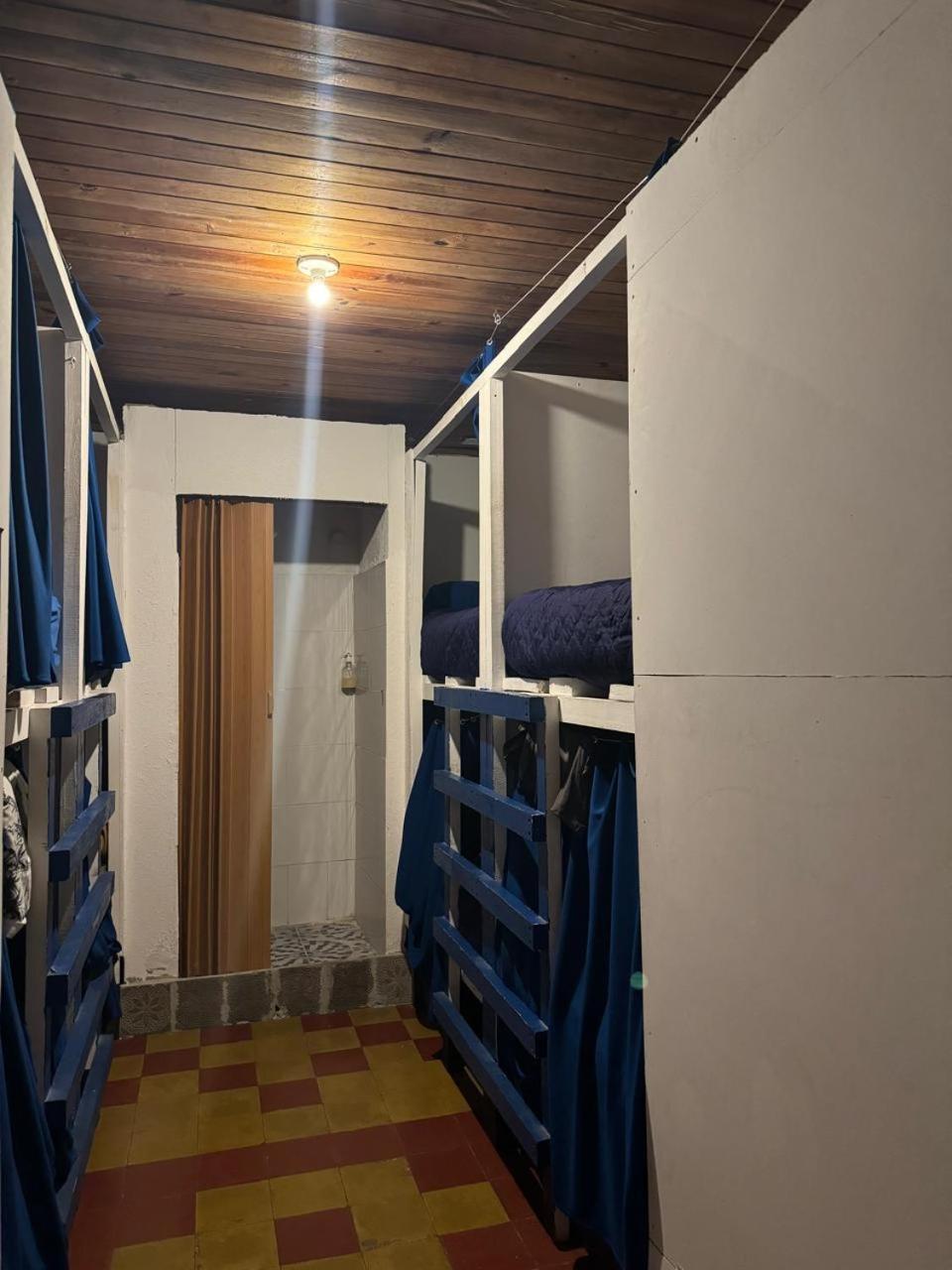 Kamazoztz Hostel And Travel Antigua Esterno foto
