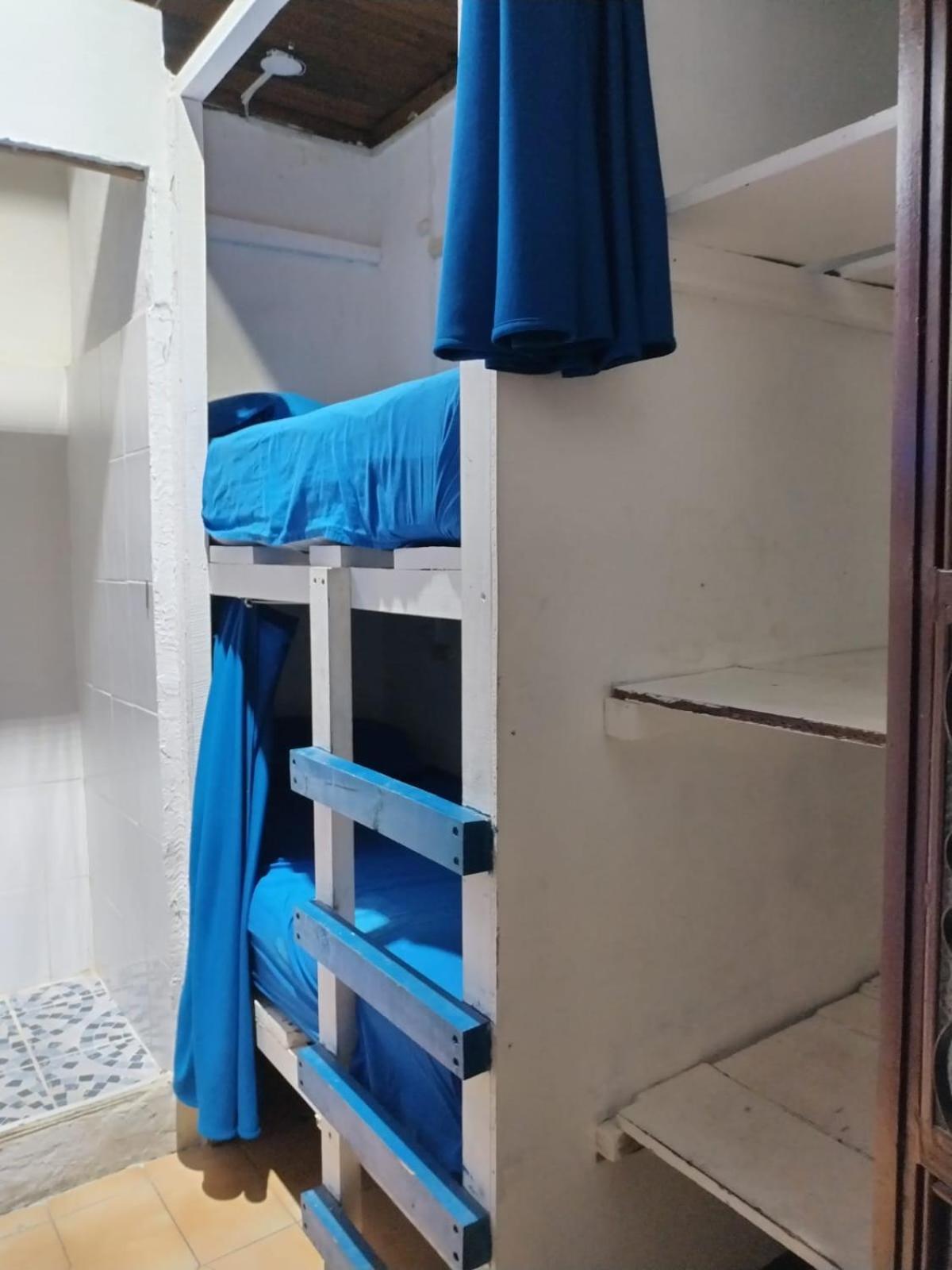 Kamazoztz Hostel And Travel Antigua Esterno foto