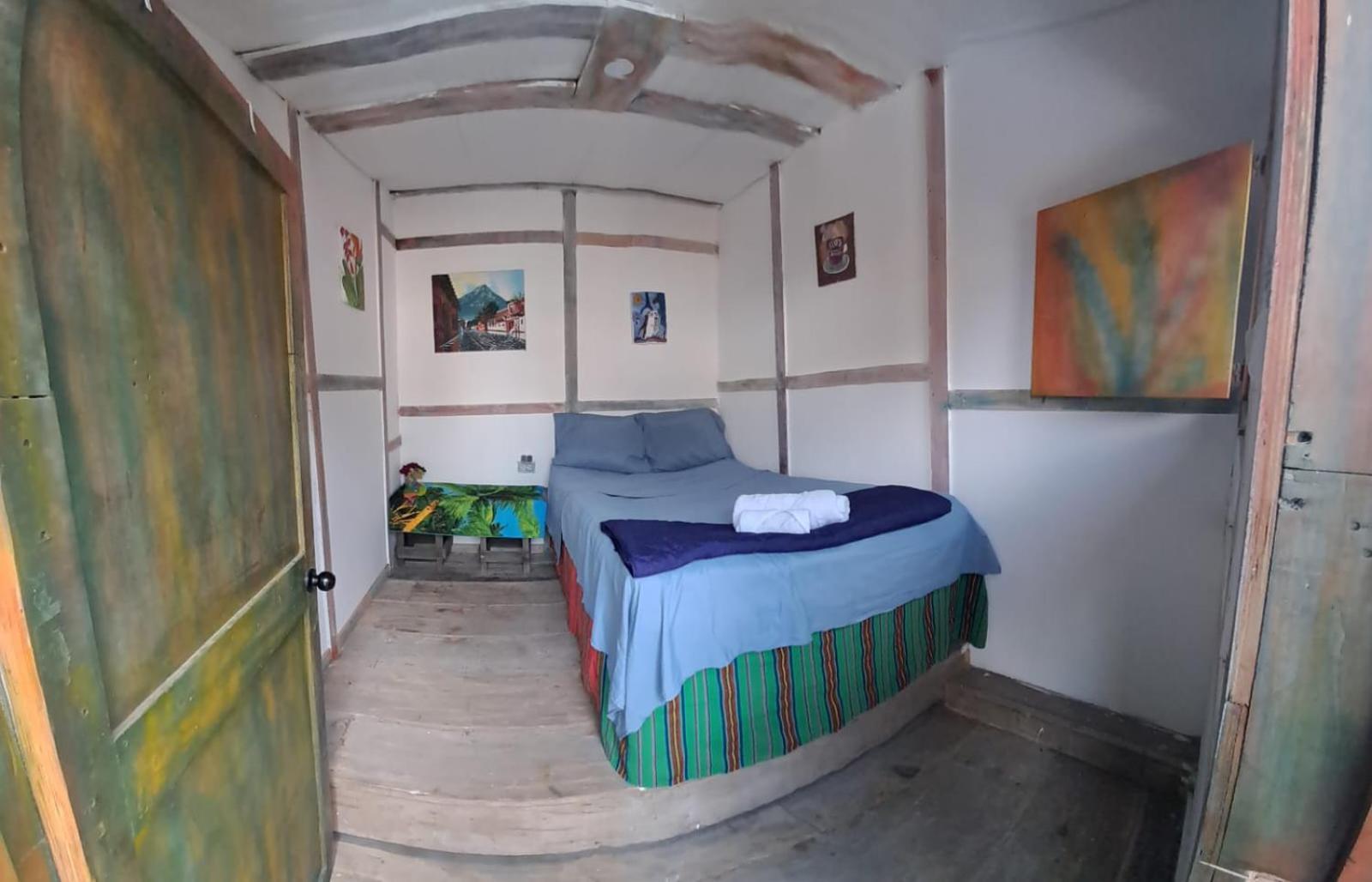 Kamazoztz Hostel And Travel Antigua Esterno foto
