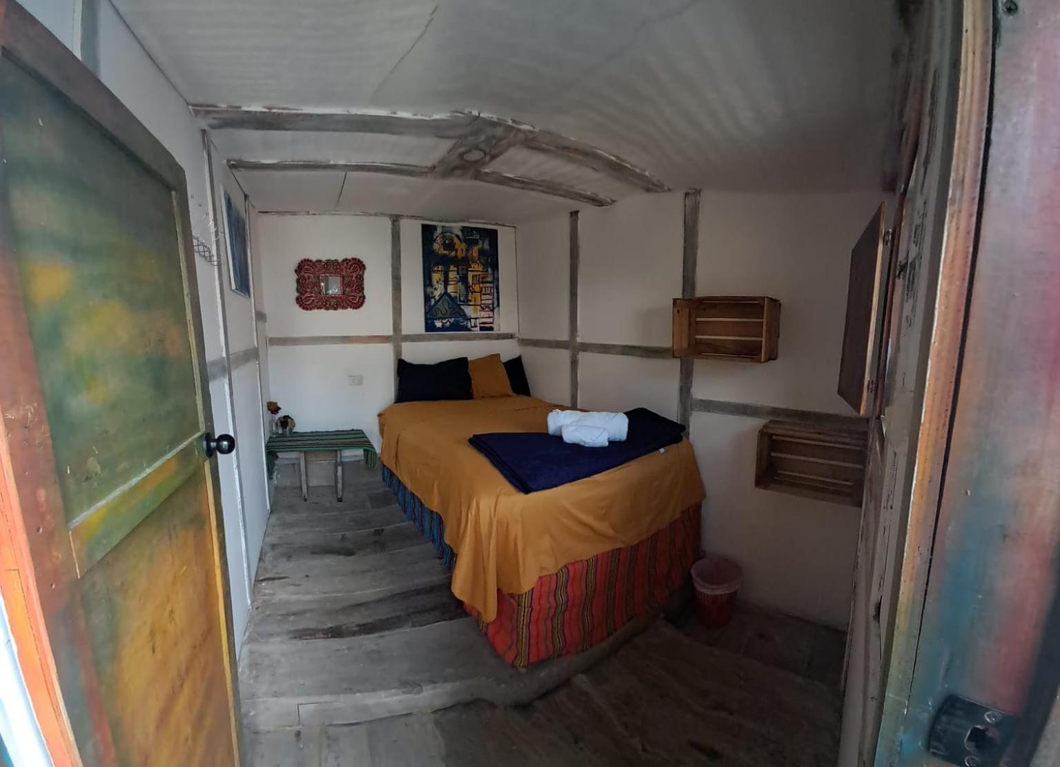 Kamazoztz Hostel And Travel Antigua Esterno foto